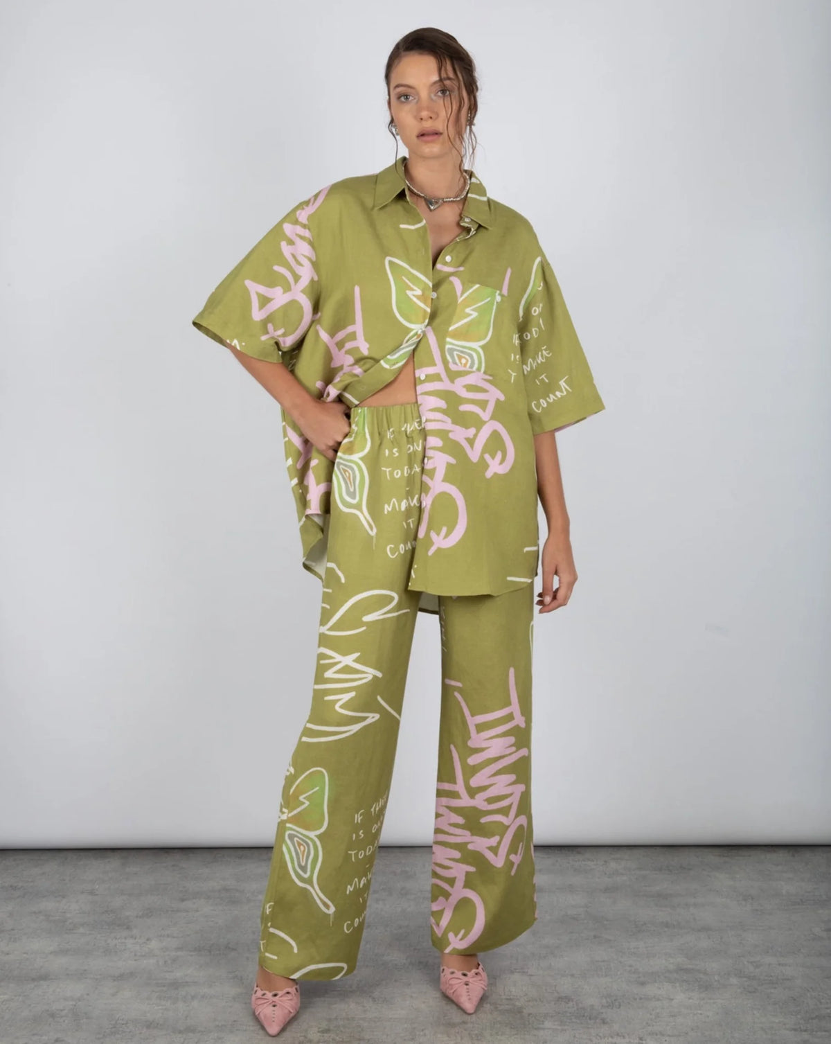 SUMMI SUMMI |BIG SHIRT GRAFITTI BUTTERFLY KHAKI