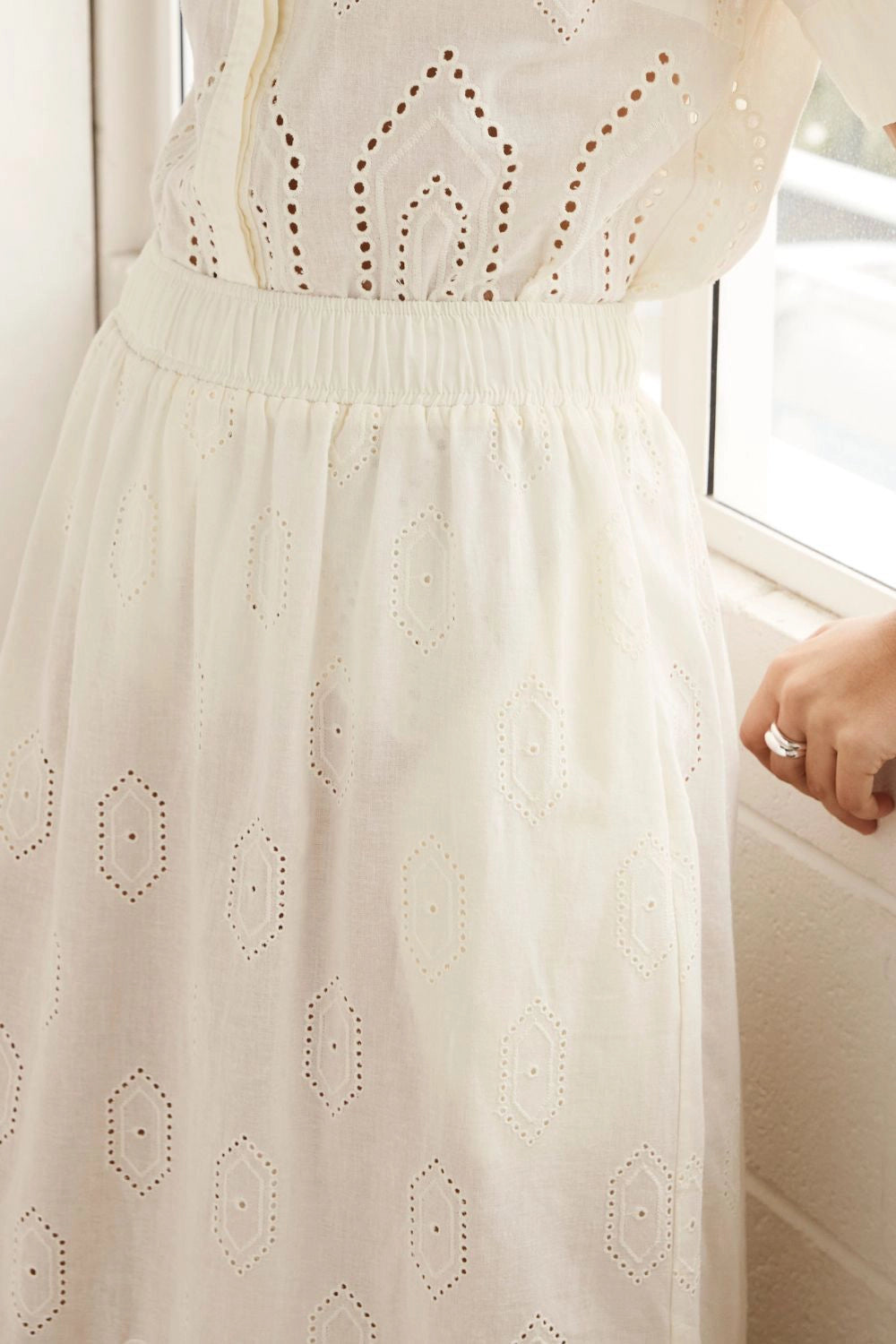 ZOE KRATZMANN | FOND SKIRT | CREAM BRODERIE